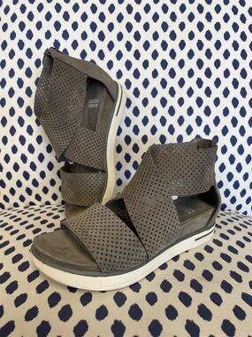 Eileen Fisher Sport Perforated Nubuck Leather Sandals Size 6.5